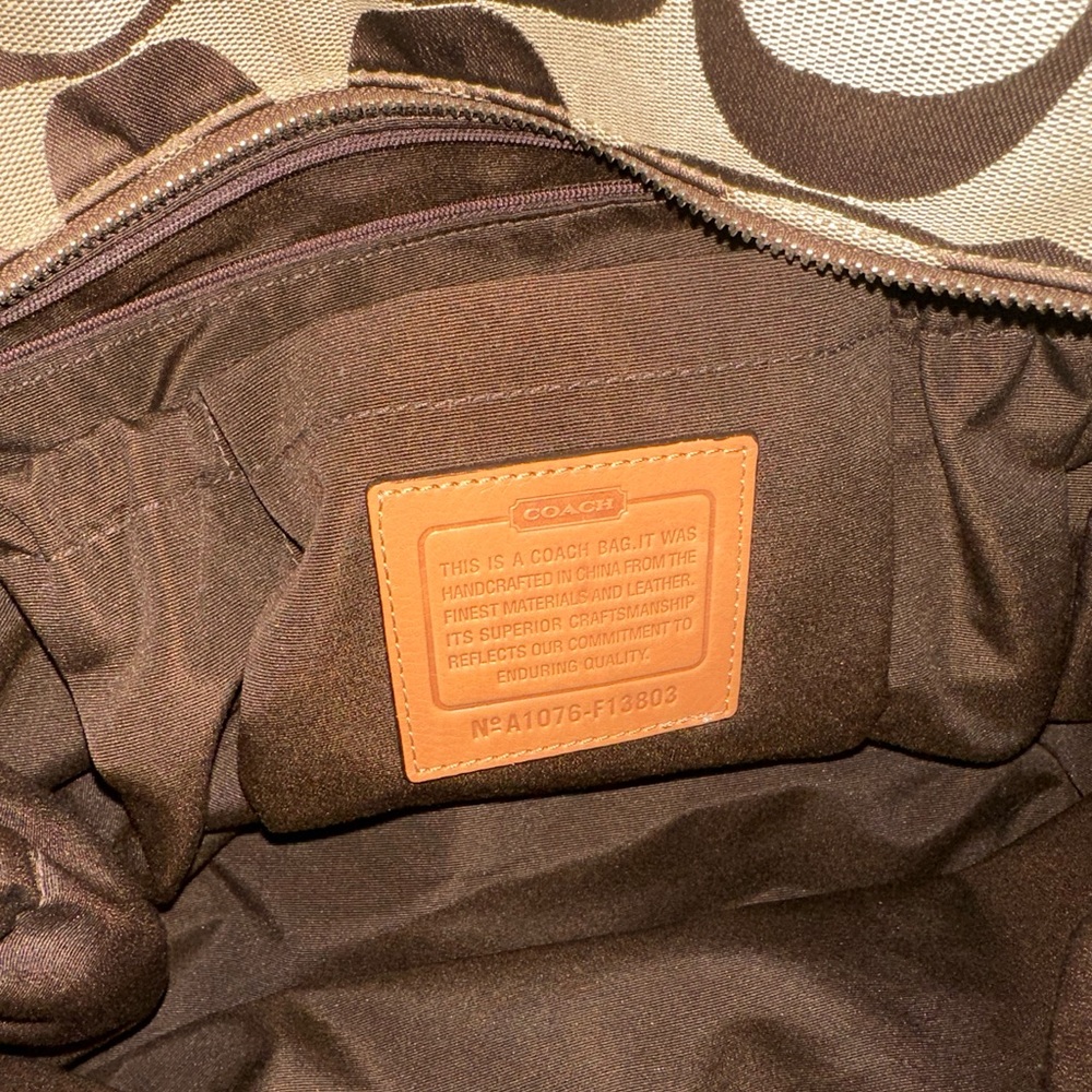 Coach Large Bag - Picture 4 of 6